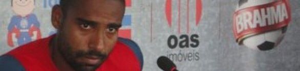 Coelho sofre estiramento na coxa e desfalca Bahia por uma semana