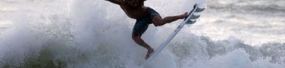 Ítalo Ferreira, Samuel Pupo e Filipe Toledo avançam em Bells Beach