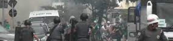 Briga entre torcedores do Santos e Coritiba termina com 18 presos