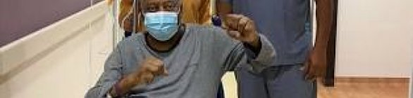 Pelé volta a ser internado em São Paulo para tratar tumor no cólon