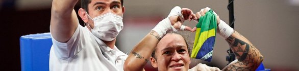 Bia Ferreira volta a vencer e avança às quartas do Mundial de Boxe