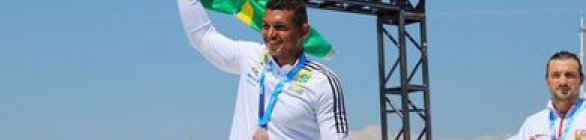 Isaquias Queiroz é campeão mundial no C1 500 metros no Canadá