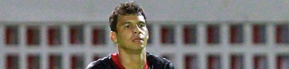 Neto Baiano: 'Para ficar no Vitória, eu tenho que ganhar um aumento'