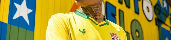 Vitória lança camisa amarela em homenagem à Seleção