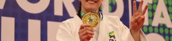 Mayra Aguiar faz história ao conquistar tricampeonato mundial de judô