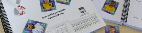 Pessoas com deficiência visual ganham álbum da Copa em braille