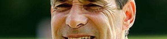 Paulo César Carpegiani é o novo técnico do Vitória