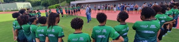 Projeto oferece aulas de futebol gratuitas para meninas