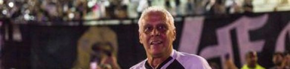 Fãs de Roberto Dinamite se despedem do craque vascaíno em São Januário