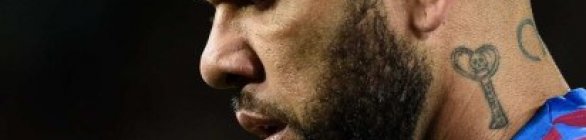Tatuagem de Daniel Alves nas partes íntimas foi decisiva para prisão preventiva