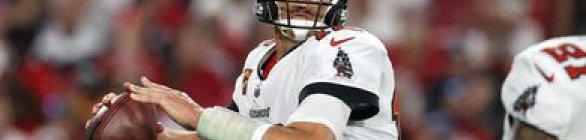 Aos 45 anos, Tom Brady se emociona ao anunciar aposentadoria pela 2ª vez