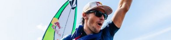 Surfe: Jack Robinson e Carissa Moore vencem em Pipeline