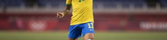 Imagens de Daniel Alves entrando em banheiro após mulher contradizem defesa