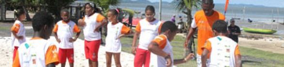 Crianças participam de diversas atividades com a Caravana do Esporte