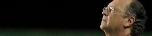 Falcão lamenta desfalques e dificuldade para contratar reforços