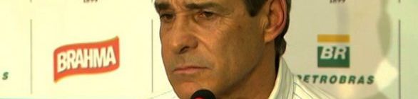 Carpegiani cobra regularidade do Vitória contra o Criciúma