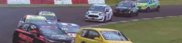 Piloto brasileiro participa de sete corridas em 24 horas e conquista recorde 