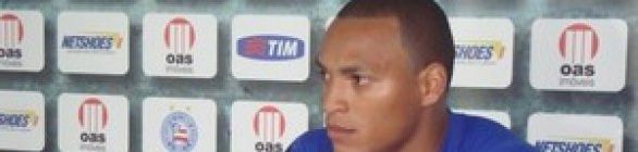 Titi comenta provável saída de Rafael Donato e projeta nova dupla de zaga 