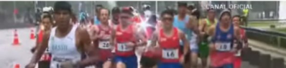 Cachorro invade prova e participa de maratona do Pan ao lado de brasileiro