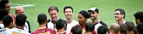 Ronaldinho Gaúcho já treina com os novos companheiros de Atlético-MG
