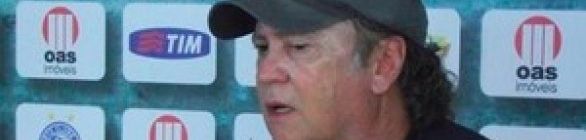 Falcão diz ter duas dúvidas para definir o Bahia