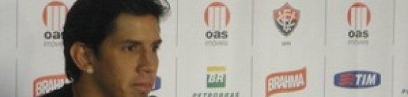 Para Victor Ramos, maratona de jogos do Vitória ajuda no entrosamento