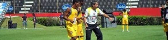 Carpegiani testa mudanças no Vitória para enfrentar o Guarani