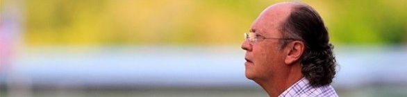 Falcão volta a lamentar dificuldade financeira do Bahia