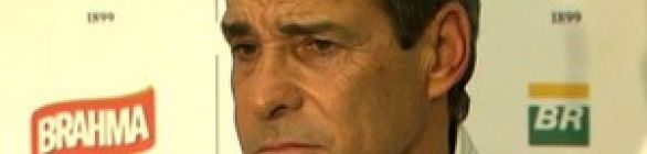 Carpegiani diz que Vitória vai contratar um jogador para a lateral 