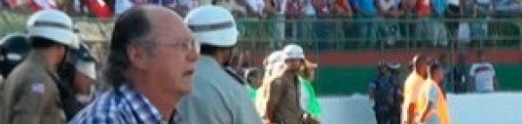 Satisfeito com triunfo, Falcão elogia o elenco do Bahia: ‘Grupo que dá gosto’