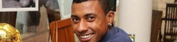 Kleberson é esperado terça-feira em Salvador para assinar com o Bahia