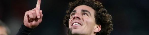 Neto, ex-Santos e Flu, deve ser o novo lateral-direito do Bahia