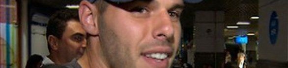 Ao chegar em Salvador, Deola promete ânimo para mostrar trabalho