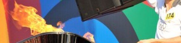 Multidão se aglomera no Hyde Park para ver a chegada da tocha