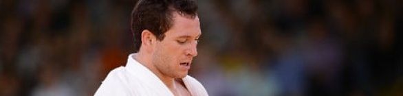 Tiago Camilo passa por Roberto Meloni e está nas quartas de final