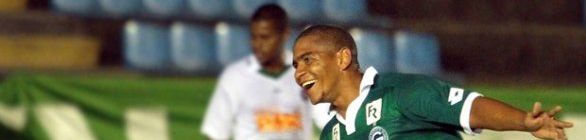 Com três de Walter, Goiás humilha o lanterna Ipatinga e entra no G-4: 6 a 0