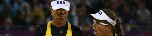 De virada, dupla americana desbanca Juliana e Larissa e avança à decisão