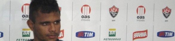 No Vitória, Fernando Bob reencontra 'irmão' da época das Laranjeiras