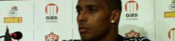 Após estreia com gol, Elton se diz em casa no Vitória