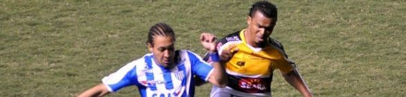 Zé Carlos brilha, Criciúma vence o Avaí em clássico e dorme na ponta