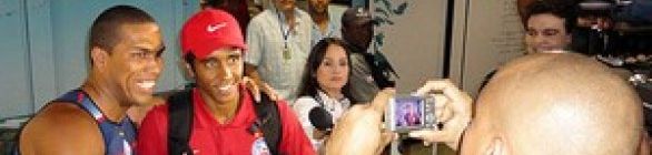 Após virada sobre o Santos, Bahia é recebido com festa em Salvador