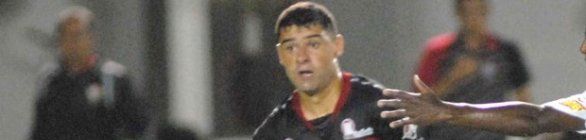 Carpegiani defende ataque com ‘torres gêmeas’ e ignora cansaço