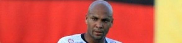 Souza pede desculpas à família e nega ter agredido mulher em festa