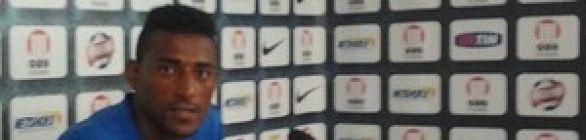 Elias lamenta lesão de Jones, mas festeja chance de ser titular