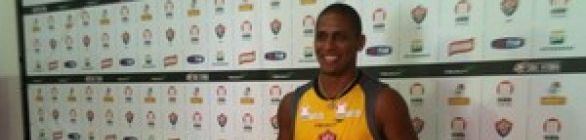 Recuperado de lesão, Uelliton volta a ficar à disposição de Carpegiani