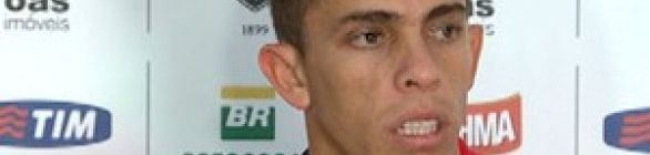 Zagueiro Gabriel admite dificuldade em atuar improvisado na lateral