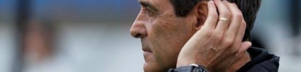 ‘Não merecíamos outro resultado’, diz Carpegiani sobre derrota do Vitória