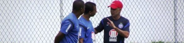 Jorginho aproveita final de semana e promove coletivo no Fazendão