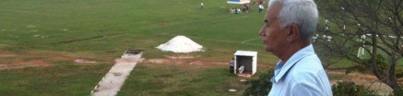 De motorista a amuleto: conheça Adherbal, o 'faz tudo' do Bahia