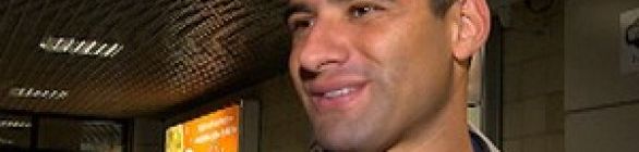 William recebe terceiro amarelo e desfalca o Vitória contra o CRB